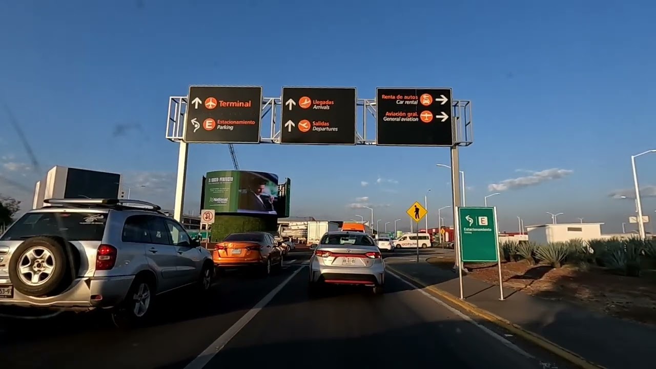 Aeropuerto Internacional de la Ciudad de Guadalajara, En Remodelación.