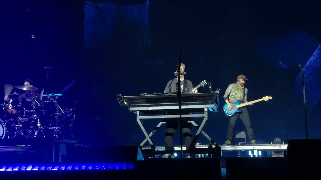 Linkin Park, “Lost”, live at Qudos Arena, Sydney on 14 March 2026
