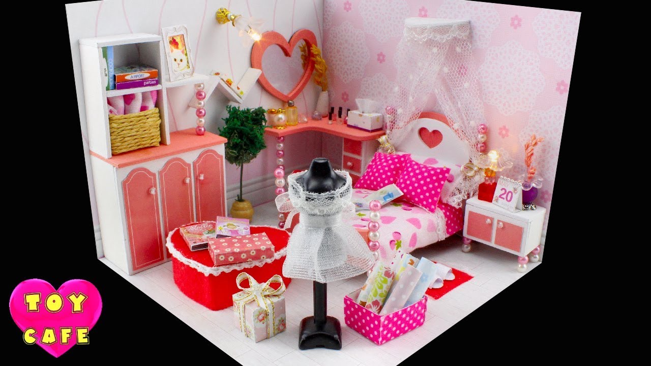 DIY Miniature Model House Kit w. Accessories & Working Lights