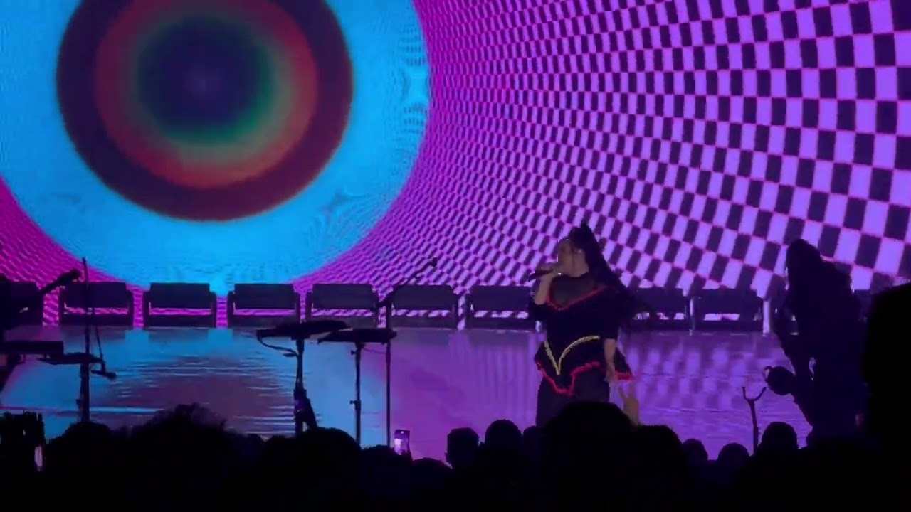 Netta Barzilai - Moustache (Hanger11 TLV 19/02/22)