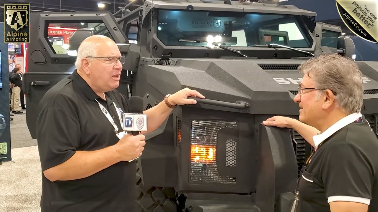 Интервью с представителями Alpine Armoring и телеканала The Law Enforcement Channel на конференци...