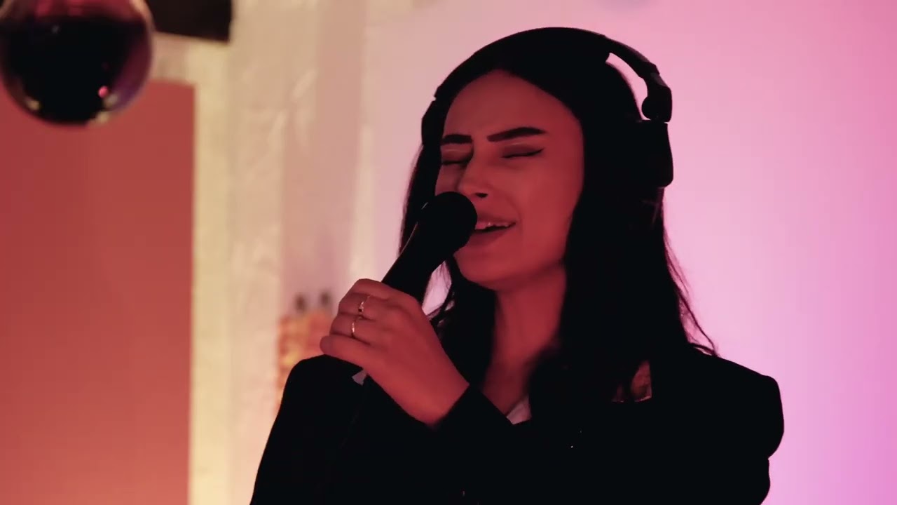 Leah Weller (ft. Paul Weller) - Wonder, Live @ Black Barn Studios