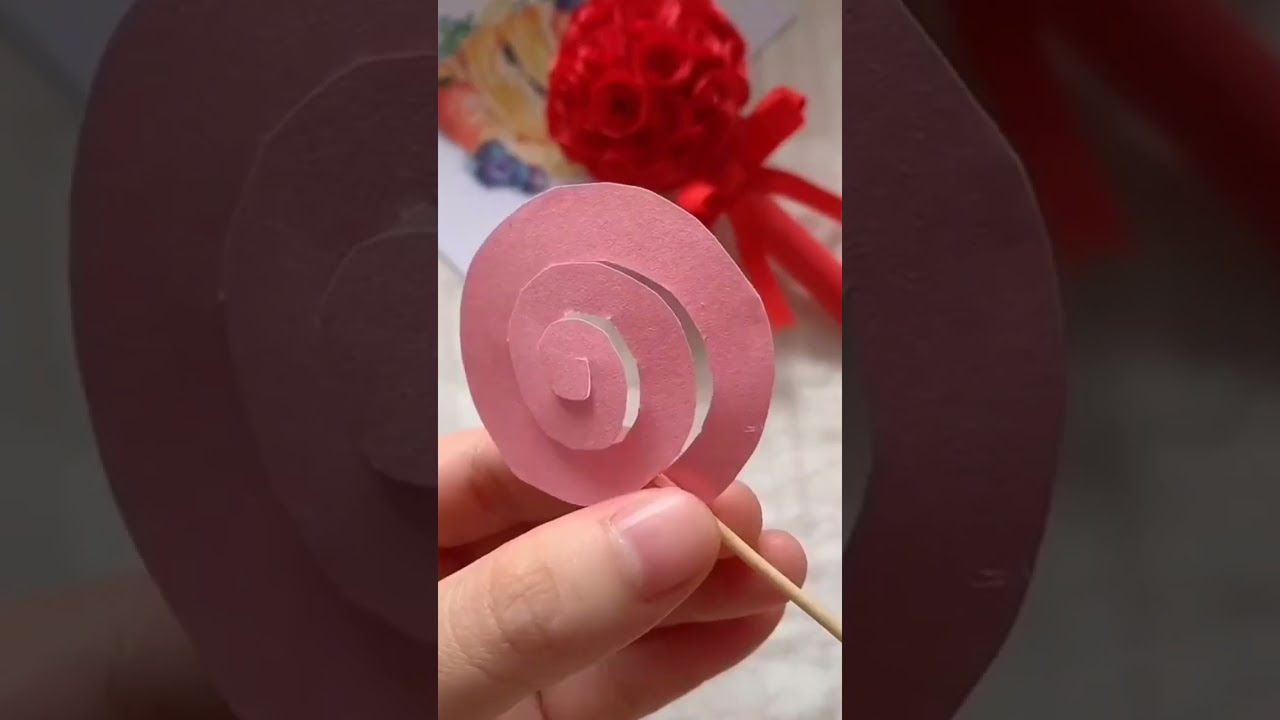 Como buqu&ecirc; de flor de papel🌹! #buque #flowers #diy #giftideas #presente