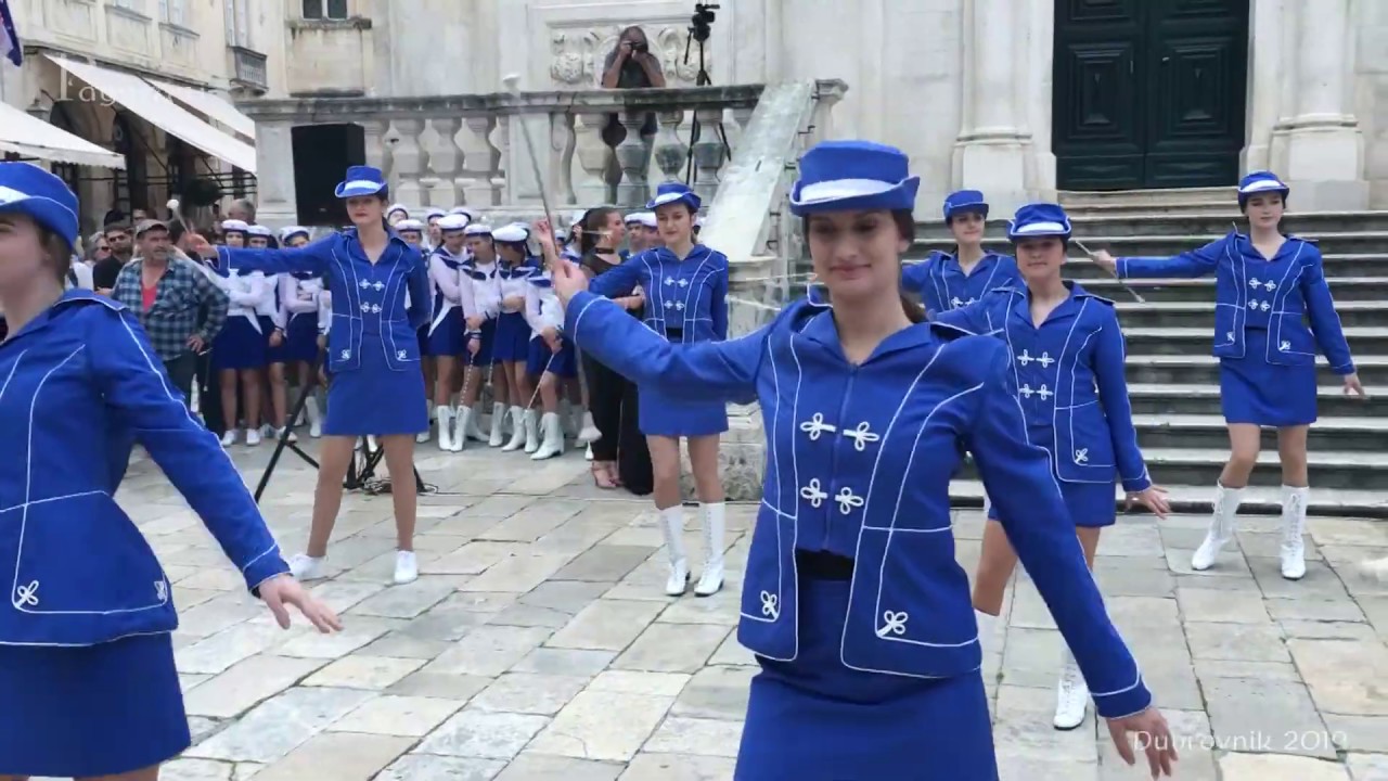 LIVANJSKE MAŽORETKINJE - Na valovima našeg radija
