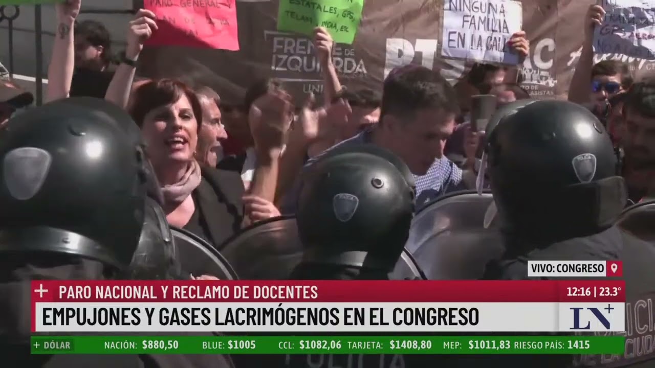 Paro docente, marcha y tensión en el Congreso; los manifestantes se enfrentaron con la policía