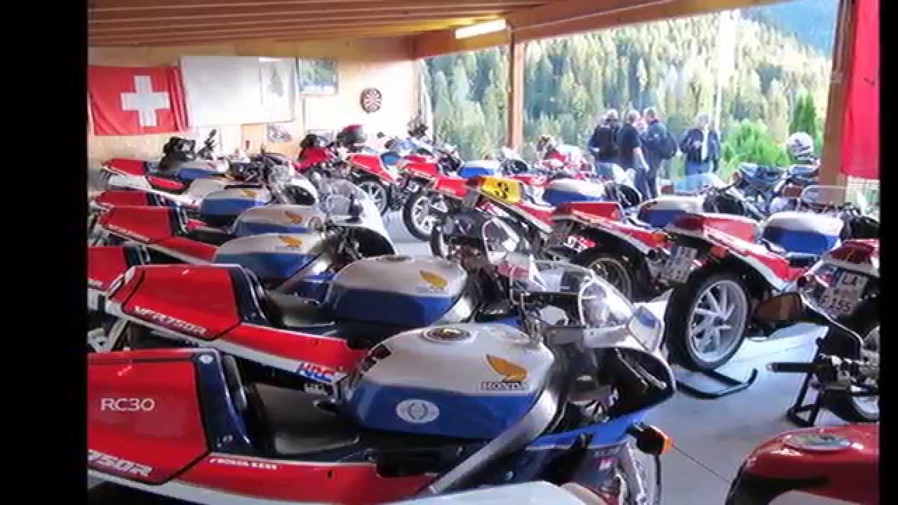 SUPERBIKE HONDA VFR750R RC30 25 year anniversary. HRC