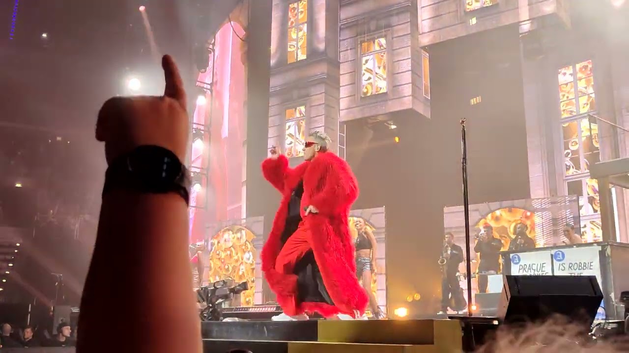 ROBBIE WILLIAMS - Rock DJ (Praha 7.9.2025)