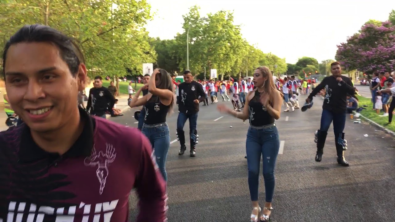 San Simón Sucre. Filial Madrid. Convite rumbo a Urcupiña.
