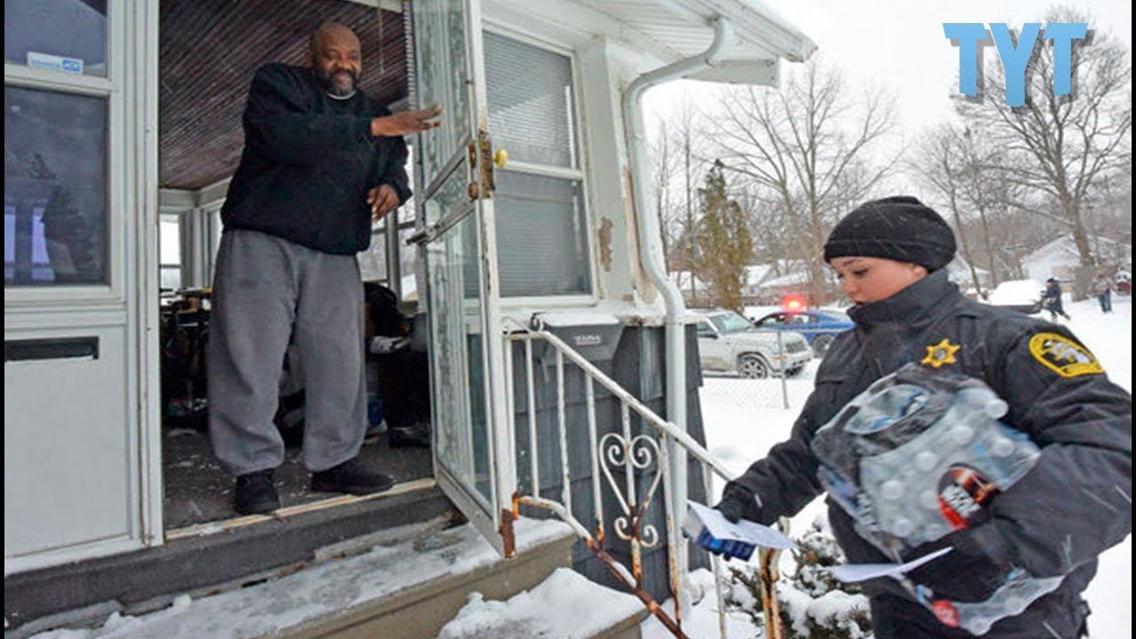 Flint Poisoning: Water Bottle Distribution Centers To Close