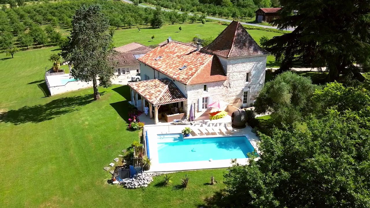 Manoir des Cedres by Drone | Aquitaine | France | Oliver's Travels
