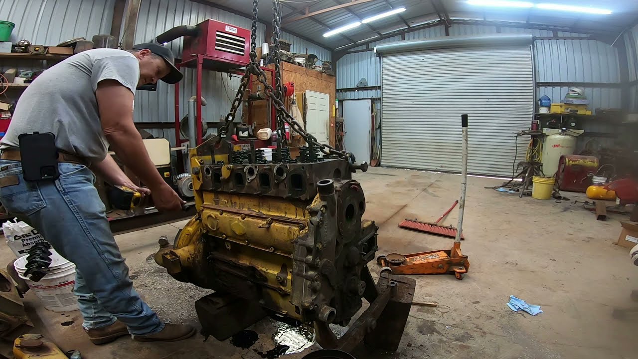 Dt239 rebuild pt.2 TD8E dozer