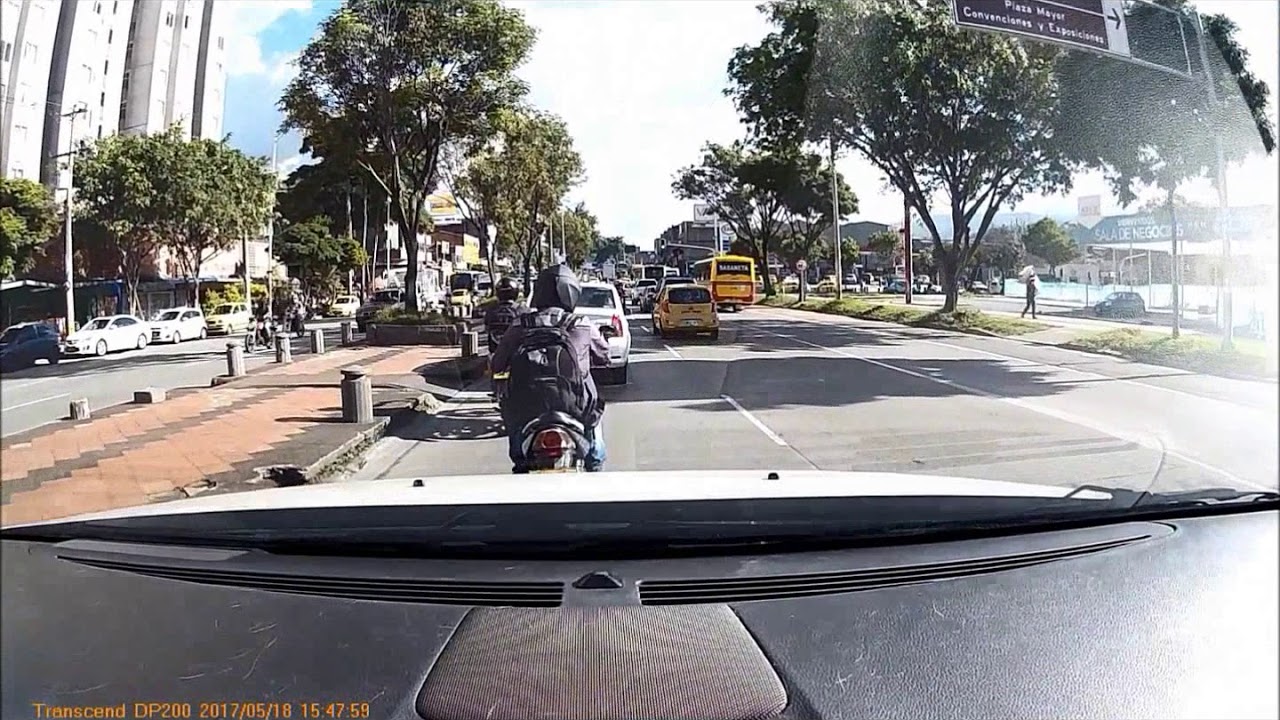 Robbery in Medellin, captured on dashcam. English subtitles