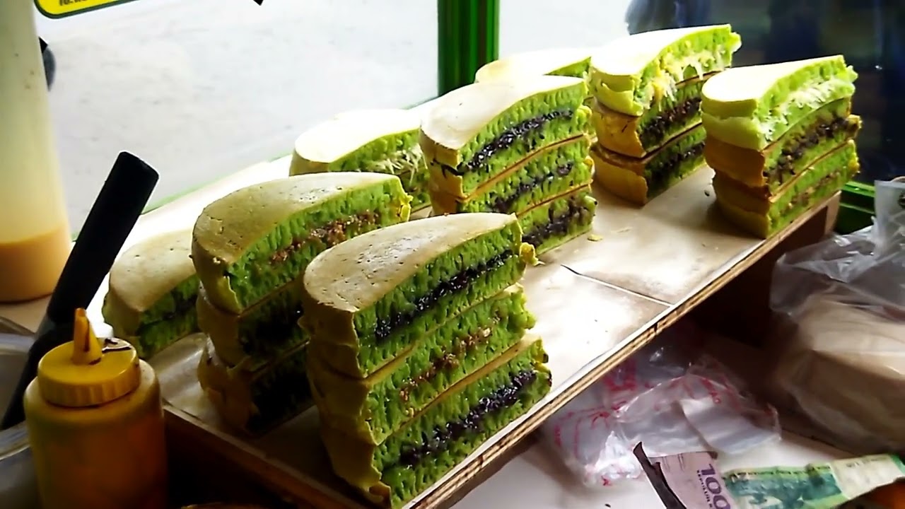 MARTABAK DORA 5000 , PEDAGANG KAKI LIMA RASA RESTORANT LUMERRRR no edit edit