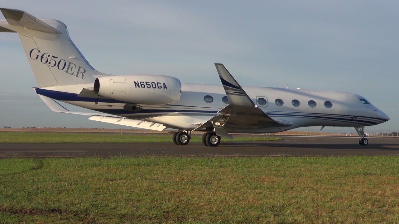 The Gulfstream G650ER Flight Deck and Takeoff -- Avalon 2015