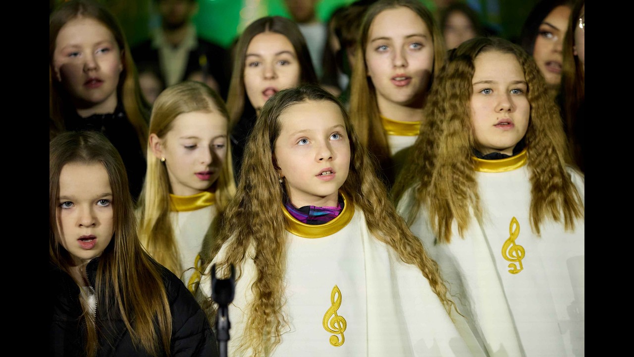 Poszły dzieci do Betlejem