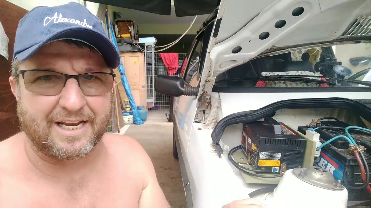 Geladeira 12volts no menor motorhome do mundo!