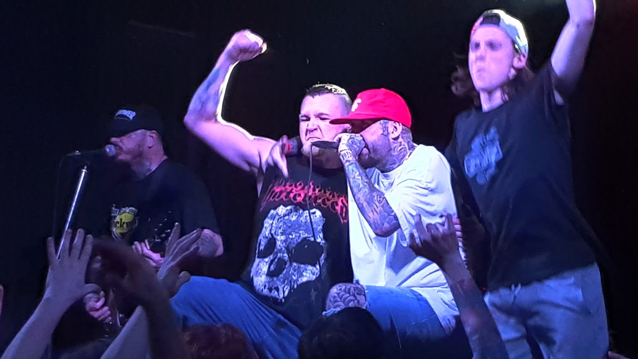 Deez Nuts - DTDFL4EVA (Live in Saint Petersburg, Russia)