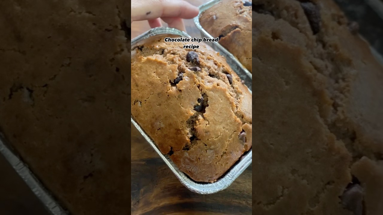 Easy Chocolate chip bread recipe- for breakfast or dessert. 🎄#breadrecipe #bread #christmas #bake