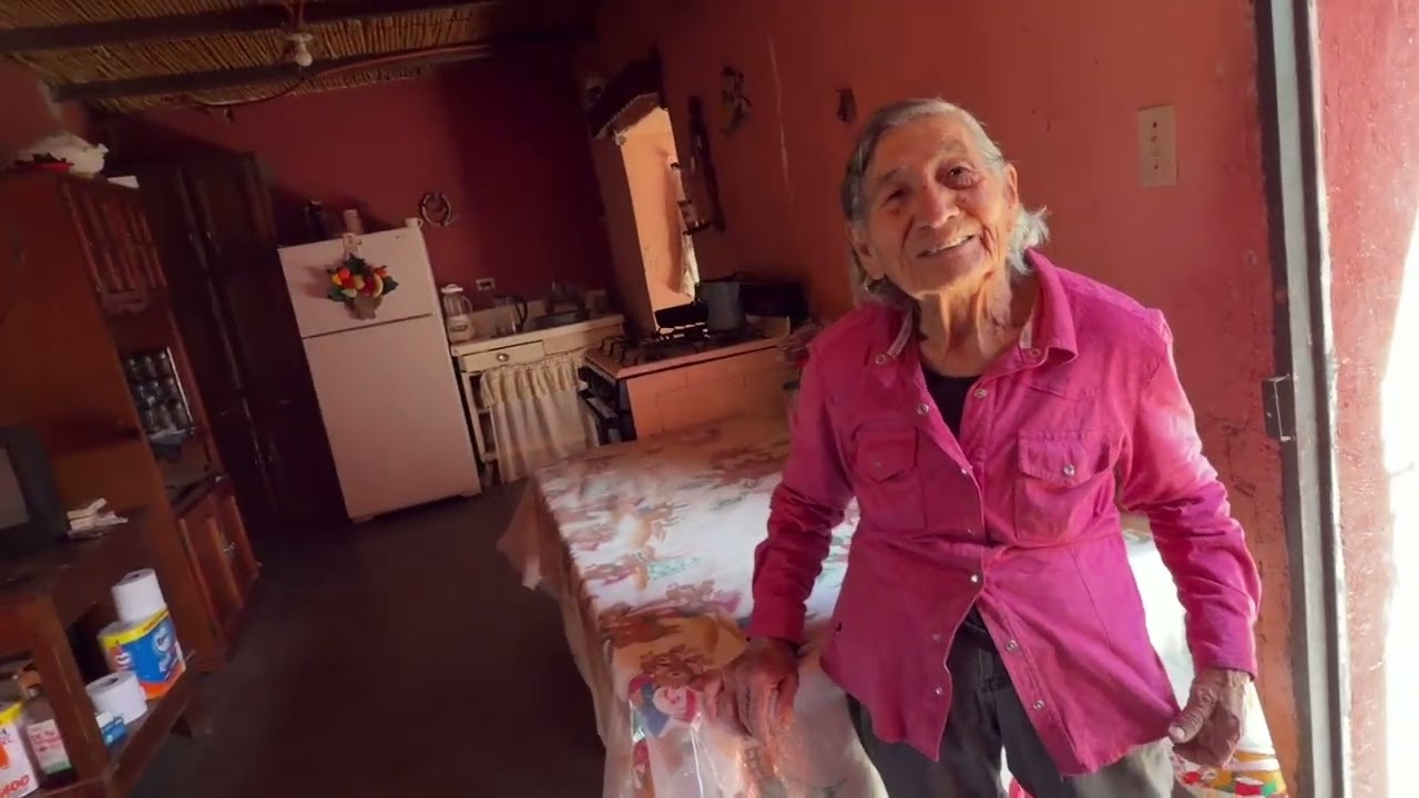 Doña Prieta me recibe con carne asada seca, café de talega y tortilla de maíz