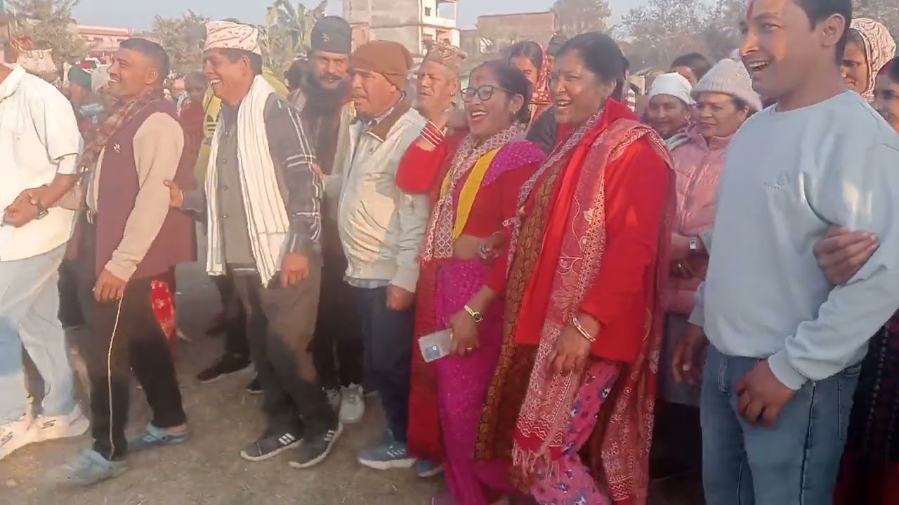 नम्रता र देवकोटा को ठुलै झगडा मोतीपुर मा       Hatbazar Deauda Khel