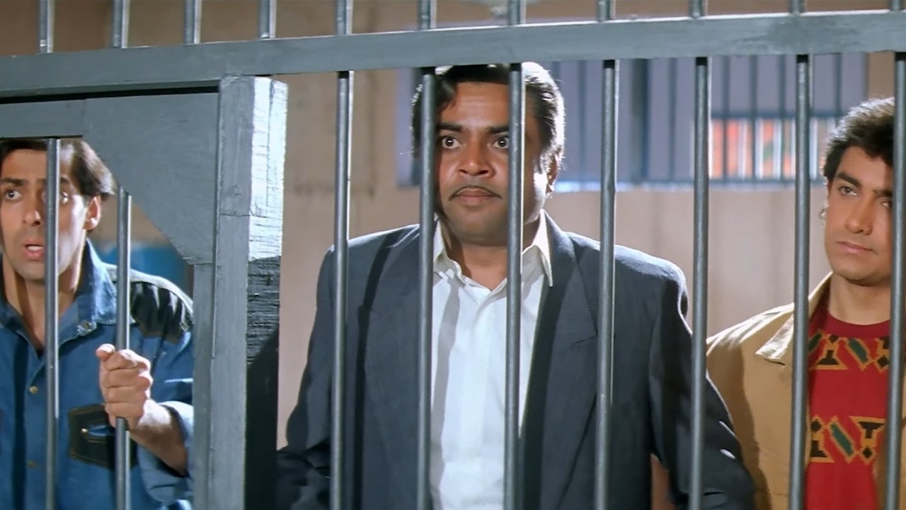 हंसी से लोटपोट सीन 😆 हमशकल तेजा को मिले परेश रावल के हीरे | Andaz Apna Apna | Paresh Rawal  Comedy