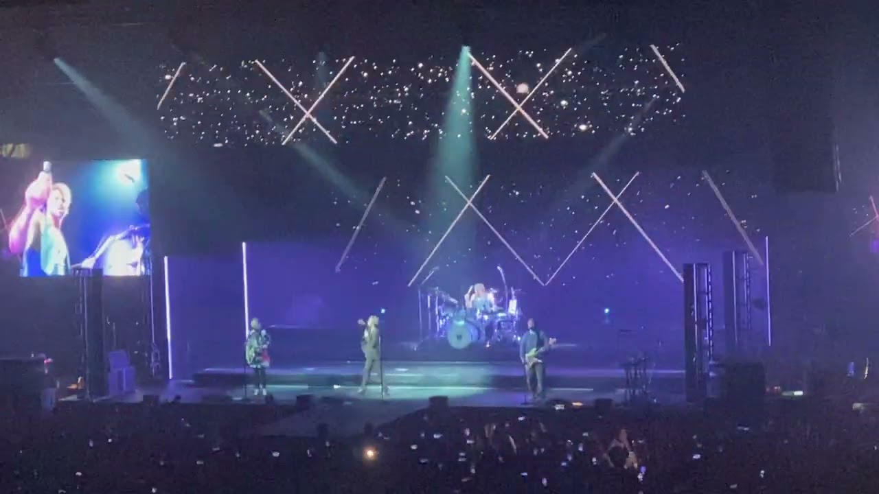 Intro/No Shame/Easier/More/Want You Back/Disconnected - 5SOS (Live) - (06/11/2022 - Vancouver, B.C.)