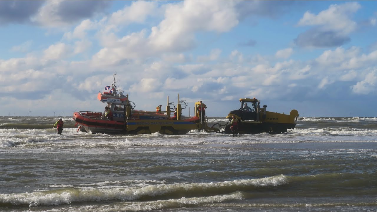 Reddingboot op zandbank