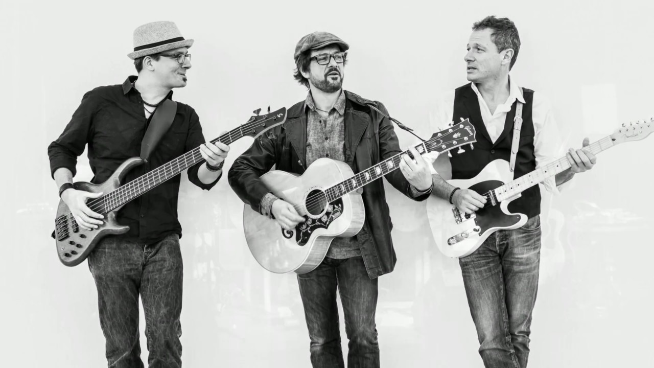 RUSTY STRINGS - 
