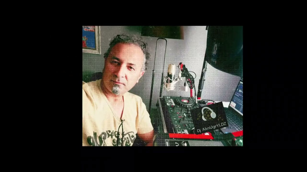 DJ AknUgrYLDZ & stage light system