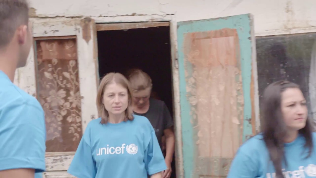 Horia Tecău în vizită la modelul UNICEF Servicii comunitare pentru Copii