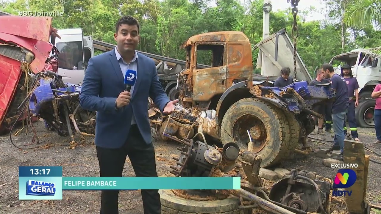 Acidente na Serra Dona Francisca: equipe da NDTV acompanha, com exclusividade, a perícia no caminhão