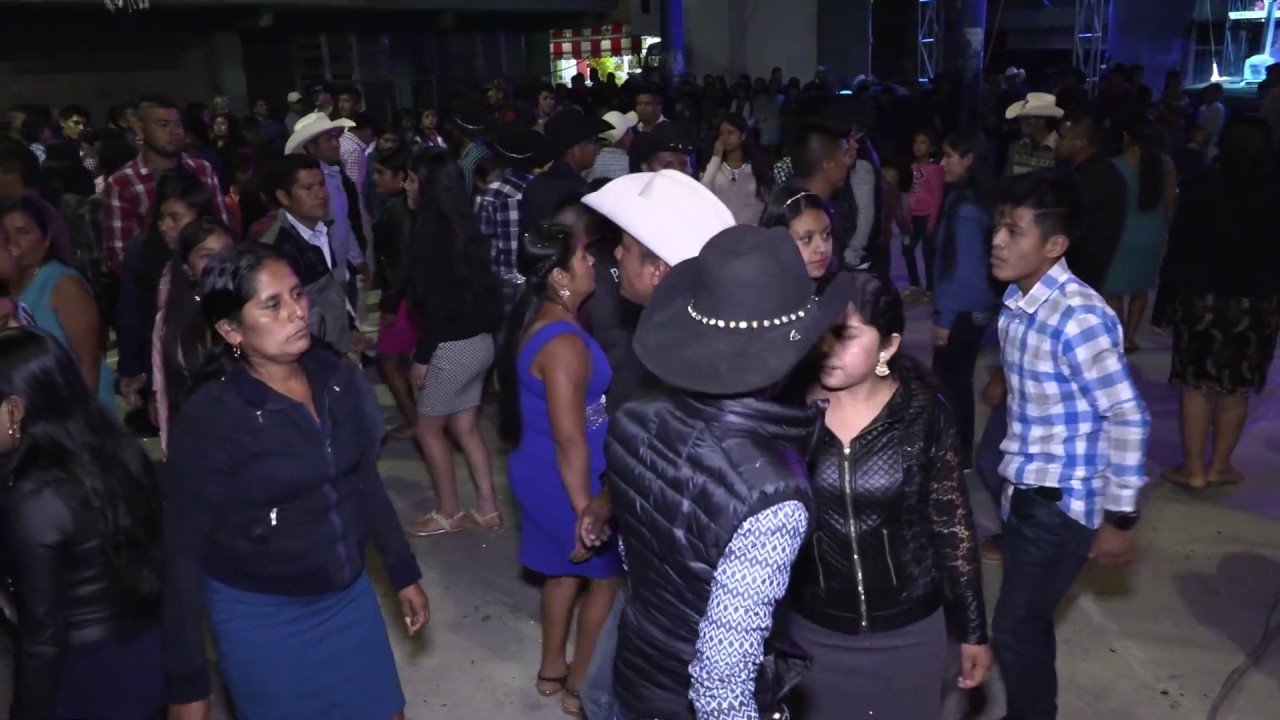 BAILE EN SANTIAGO YAITEPEC !!!! EN VIVO Puros Primos de Oaxaca 2019