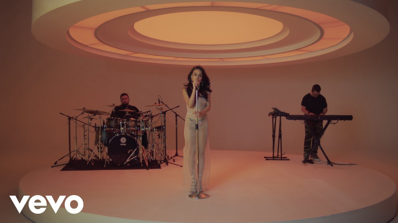 DANNA - AMANECER (Live Performance del film DANNA: Tenemos Que Hablar - Un filme de CHILDSTAR)