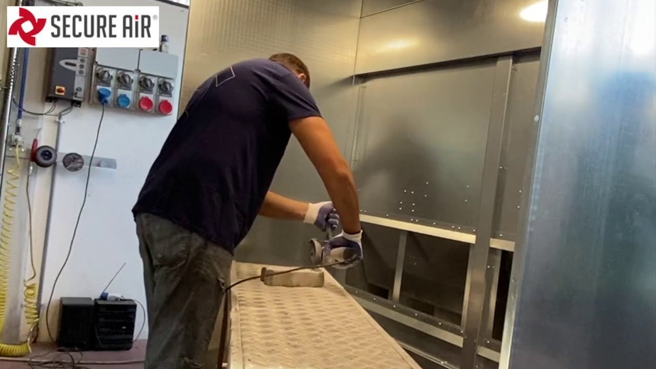 Parete aspirante polveri di lavorazione pietra con aspiratore e filtri a cartucce integrati