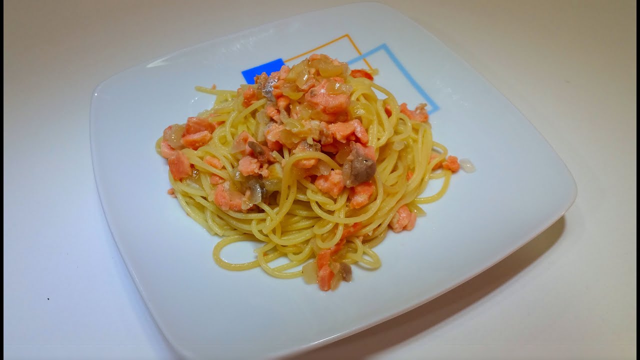 Espagueti con salmón ahumado