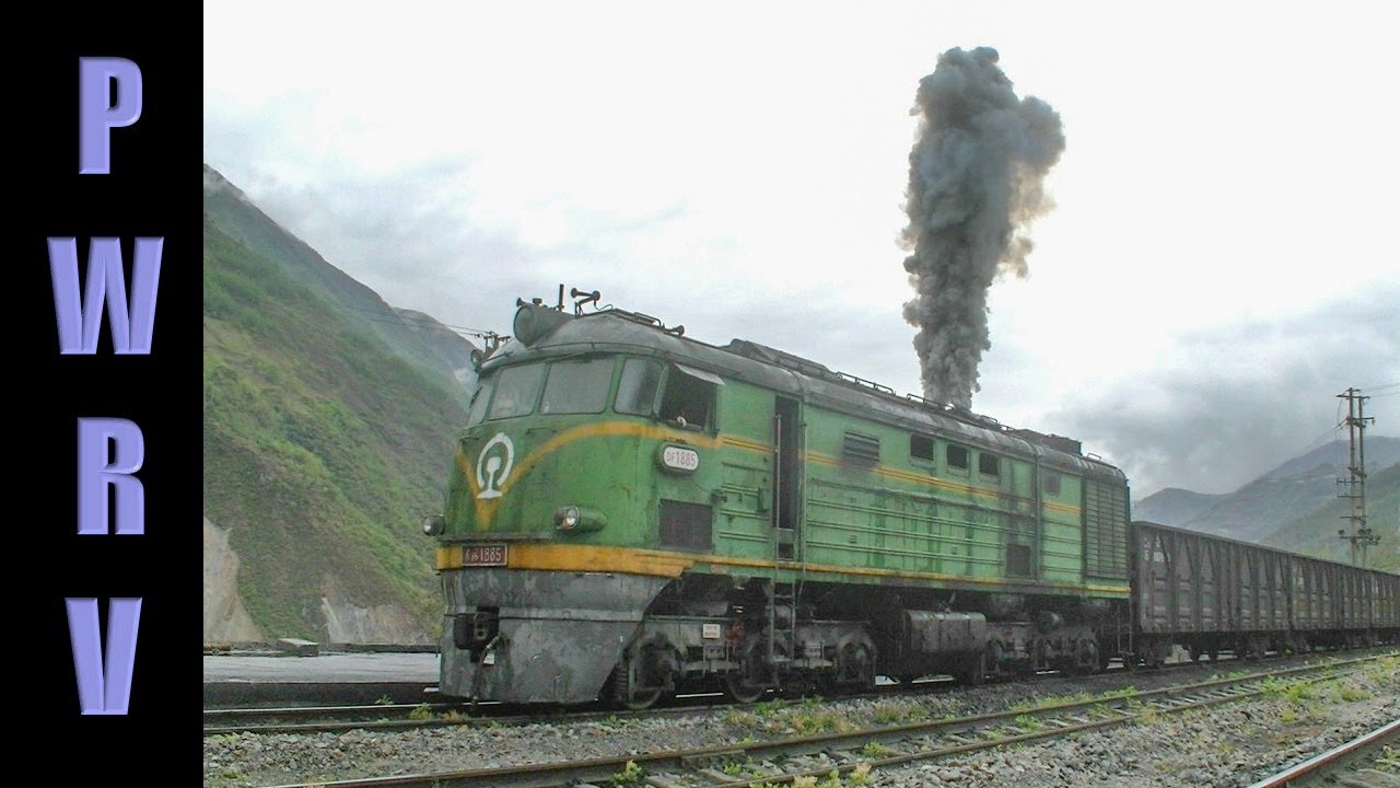 Chinese Railways - DF Diesel Start Up at Yuexi! Very Rare Footage of Vintage Locomotive in Sichuan