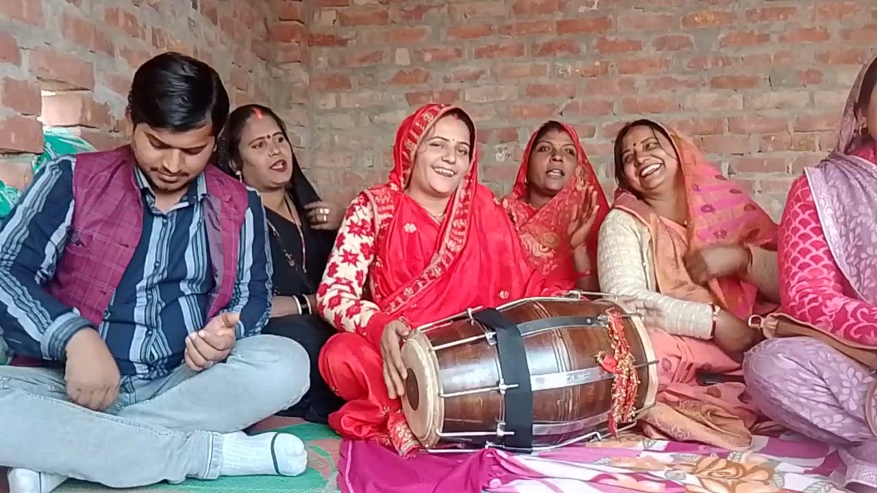 _ Vidio _मम्मी कयदा नौकरियां संग ब्याह हो।। नाच गीत।। Anupa Mishra avadhi lokgeet