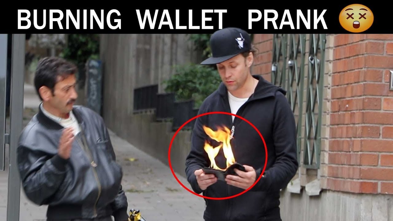 Burning Wallet PRANK🔥-Julien Magic