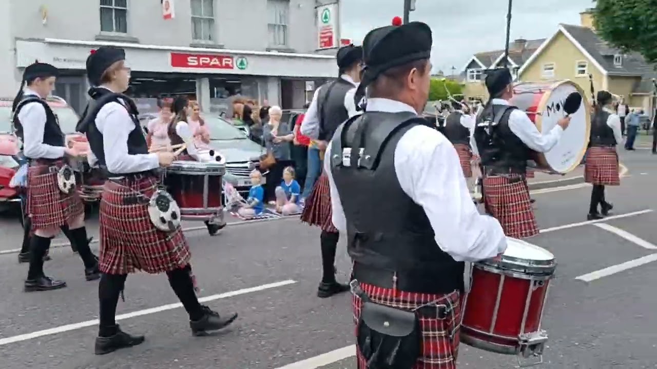Moyne Pipe Band @ Sion Mills Black Saturday (2)