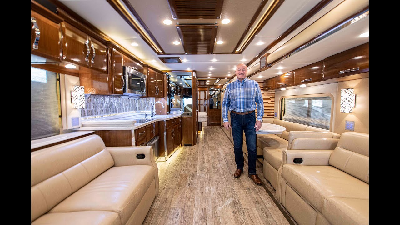 2016 Newmar King Aire 4519 (17U210910)