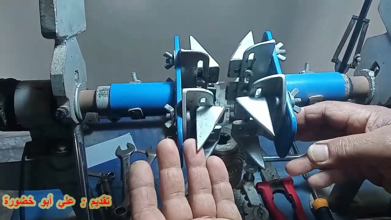 إصنع الماكنةالأوتوماتيكةللف الموبينات بنفسك دقق جيدا لتعرف