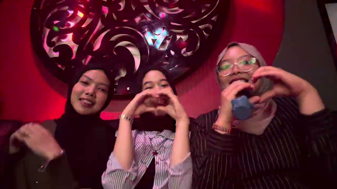 Karaoke with Eceu & Diva Lagu Diskoriaa