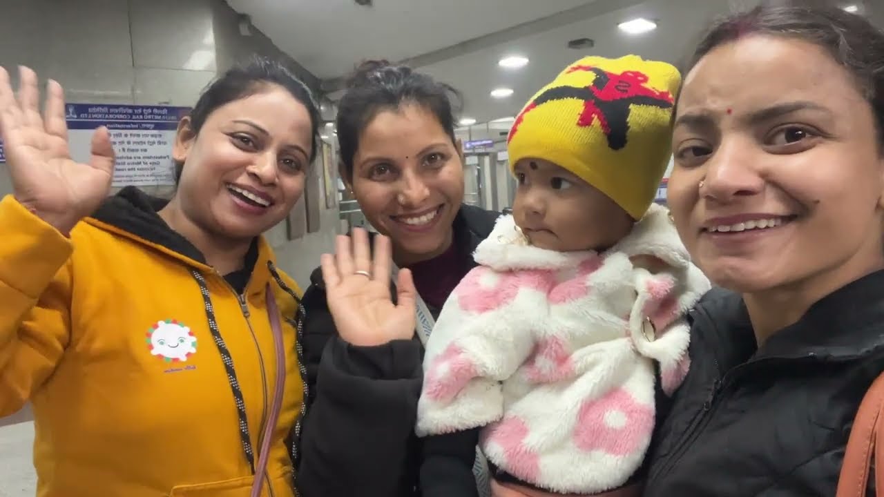 Meet My Friends After A Long Time🤗🥰|| Sab Emotional Ho Gaya🥹😭|| Sarojini Nagar Market Shopping🛍️❤️|