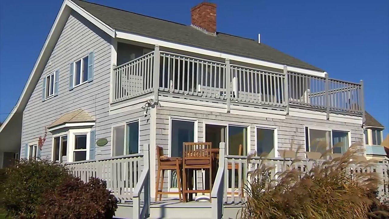 Oceanfront Views and a Private Beach - Property 10704 in Popponessett
