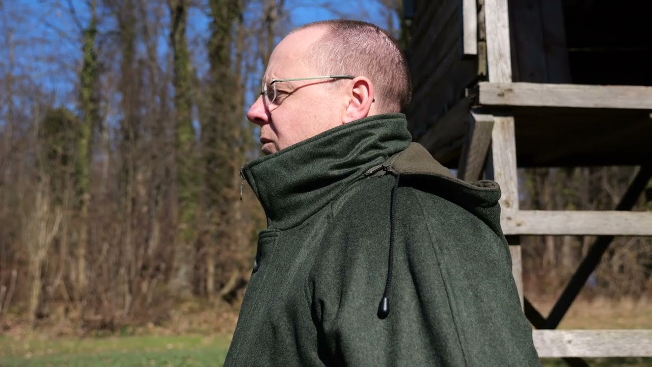 Der Loden-Ansitzmantel Forest von Hubertus im Detail erklärt