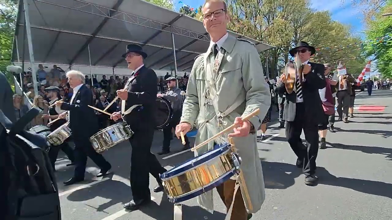 80 jaar bevrijding defile 2025 van Katwijk aan zee tot Valkenburg (ZHL)