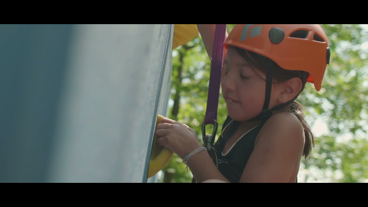 Enjoying the Summer in Montebello Quebec  |  Outaouais Region Quebec
