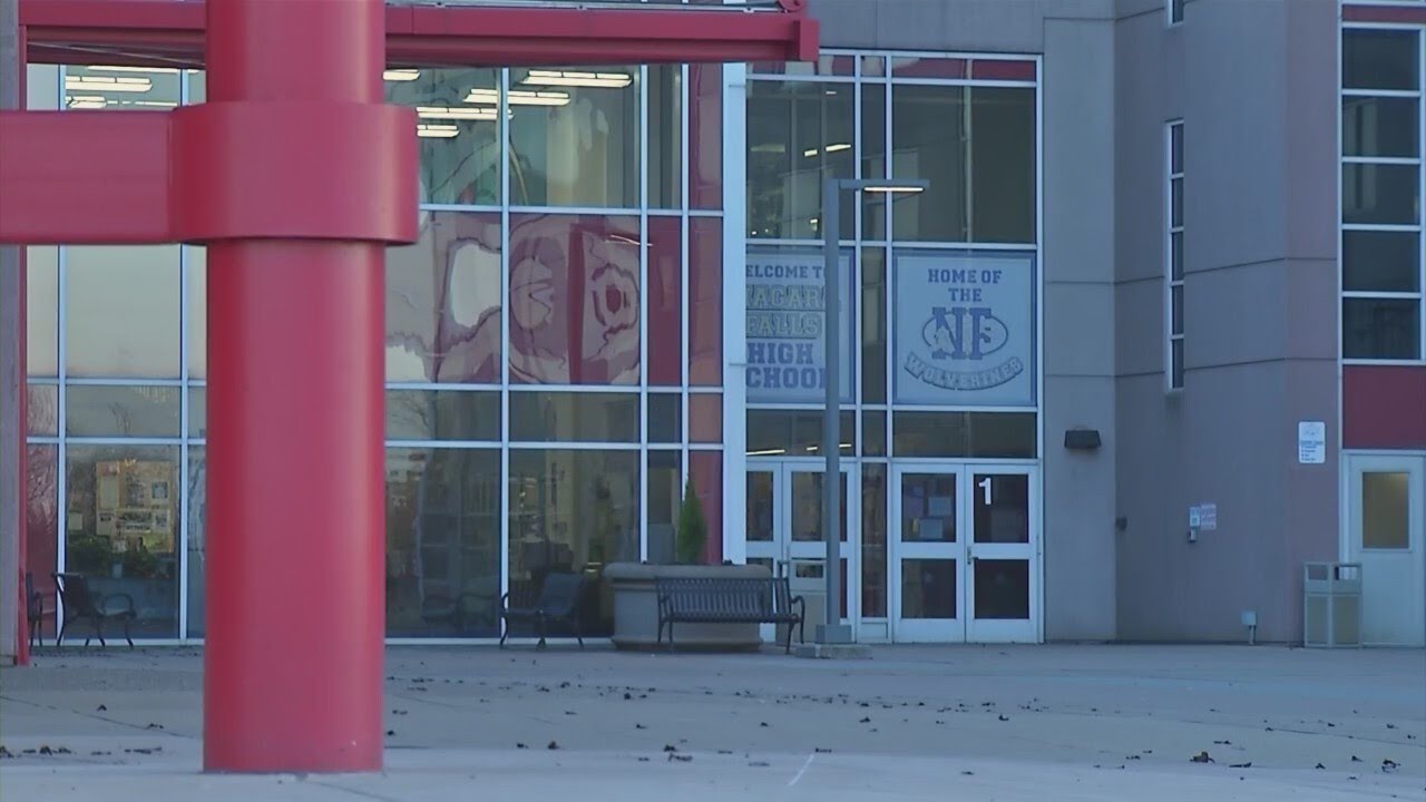 Teachers injured after fights break out at Niagara Falls High School