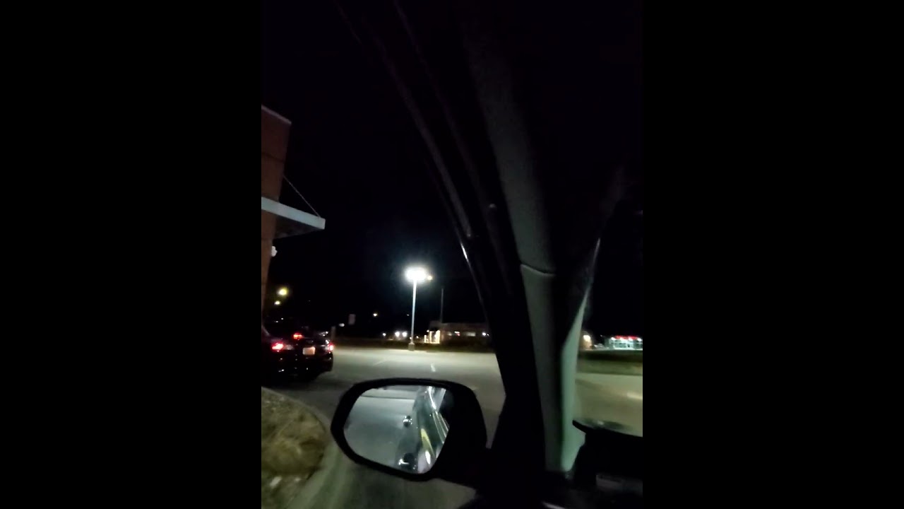 當我安靜時，主正在工作有時候，我看不見神的作為。禱告似乎沒有立刻回應，努力也沒有馬上結果。