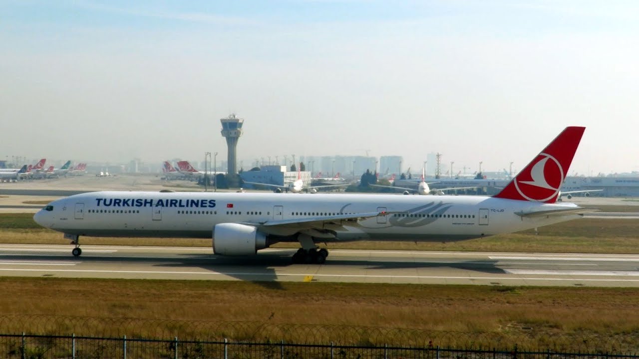T&uuml;rk Hava Yolları | Turkish Airlines Boeing 777 kalkış Istanbul Atat&uuml;rk Havalimanı